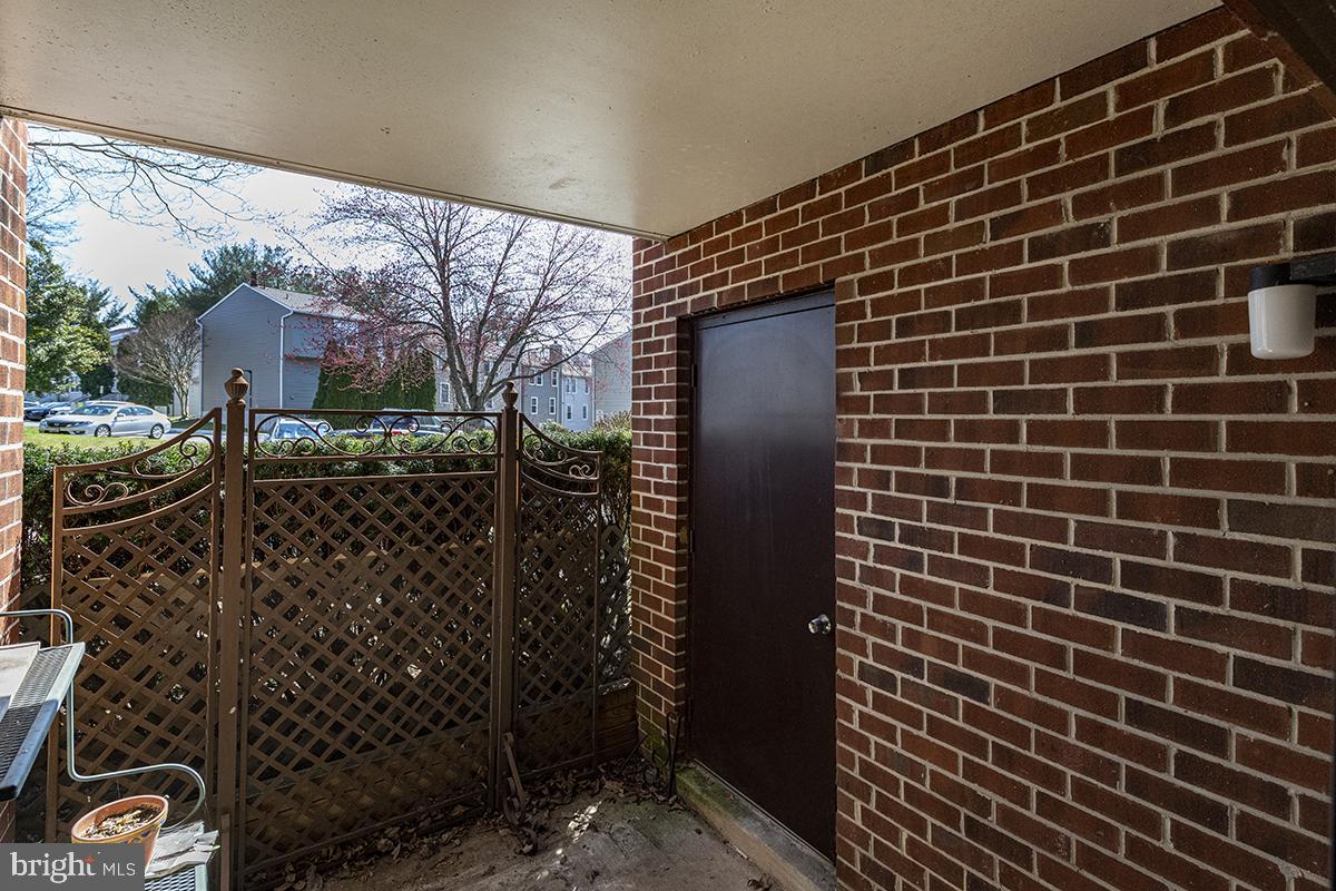 FARMINGDALE - Residential