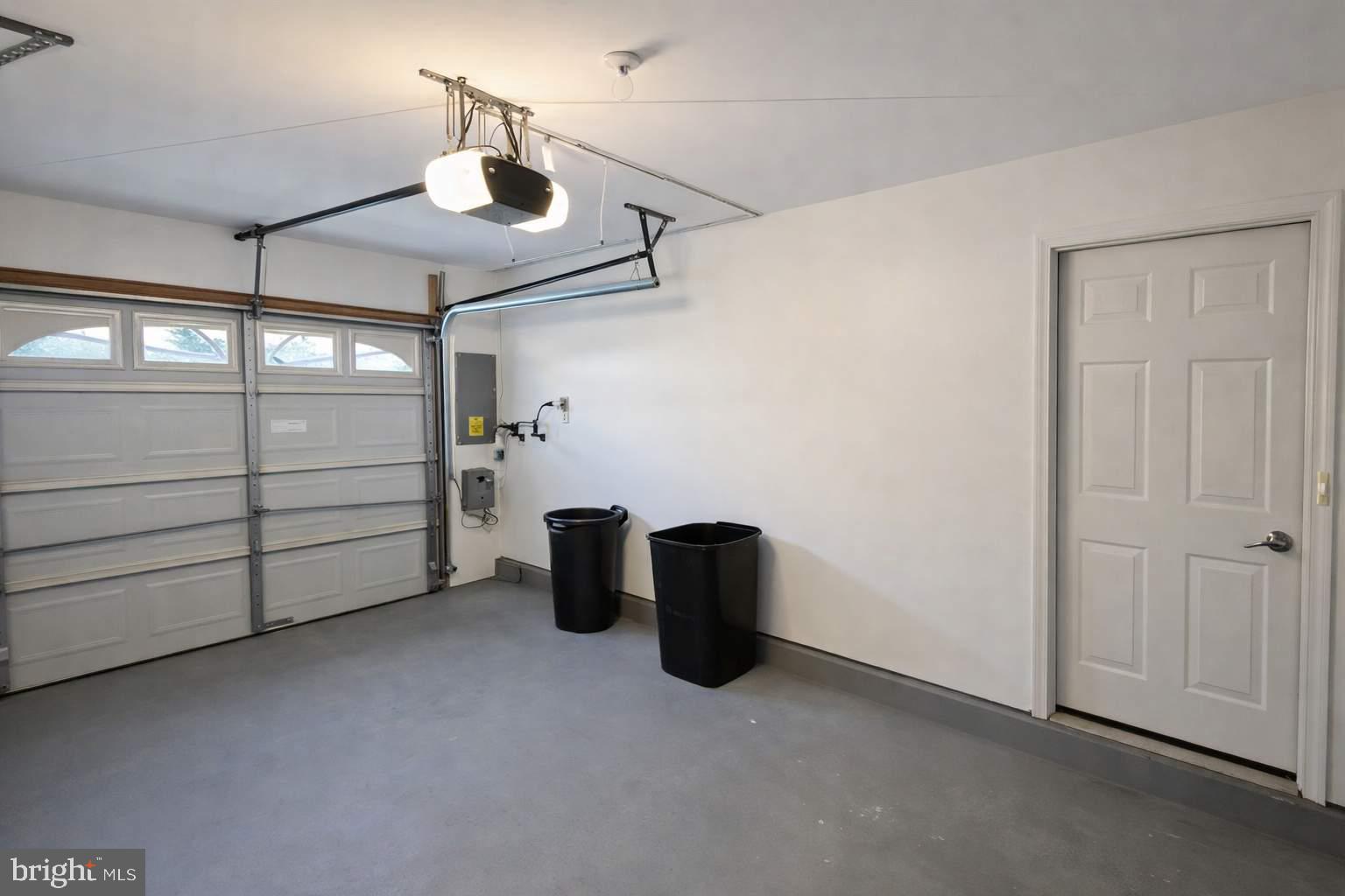 43 BANK SPRING COURT