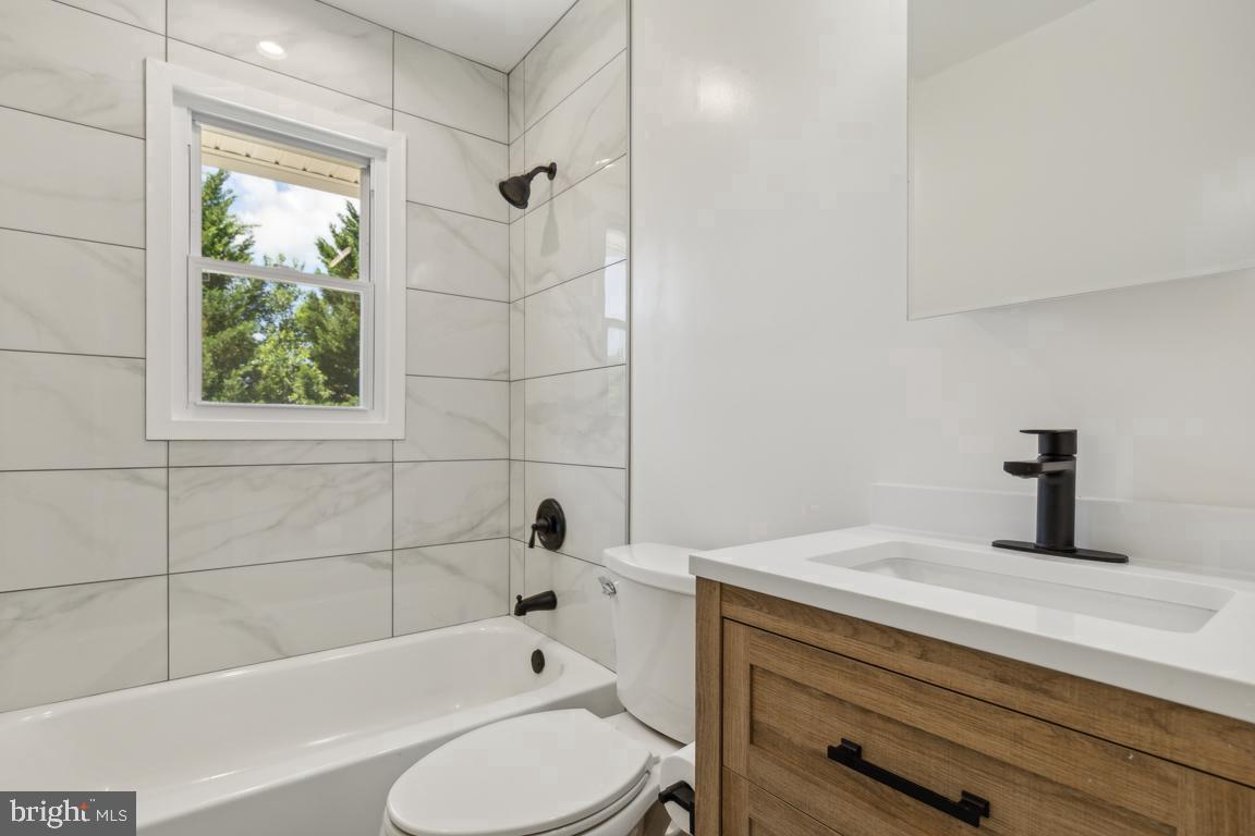 CLOVERDALE - Residential Lease