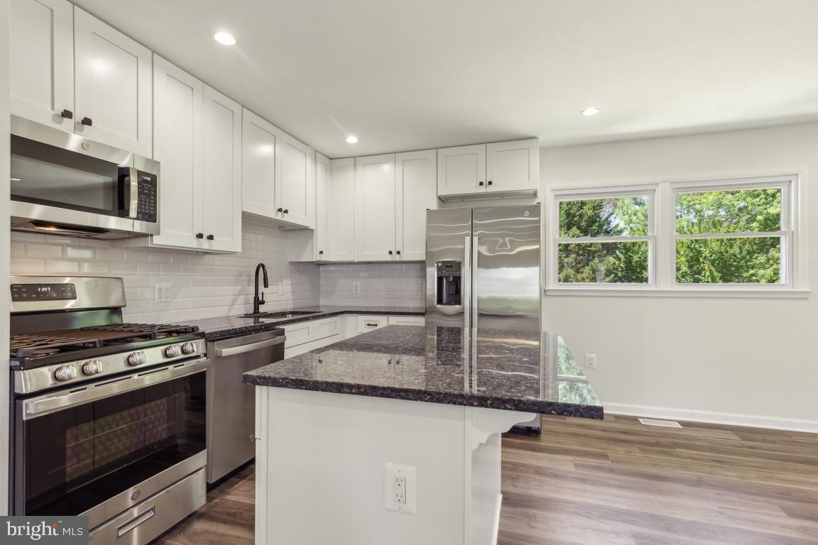 CLOVERDALE - Residential Lease