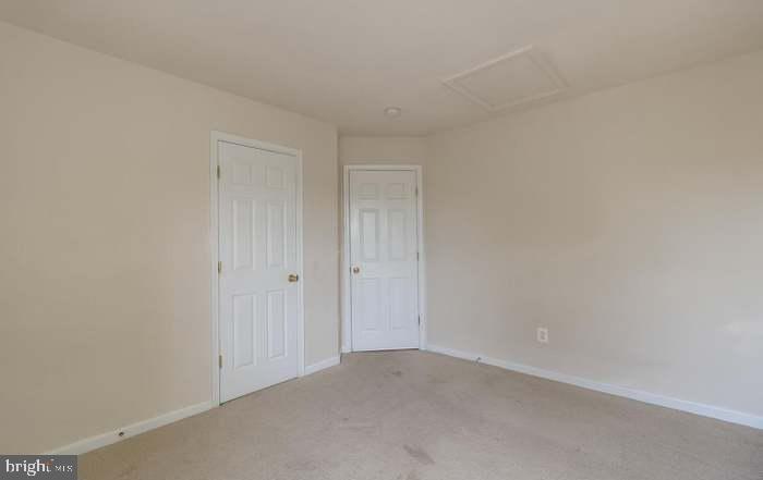 SIGNATURE AT BROADLANDS - Residential Lease