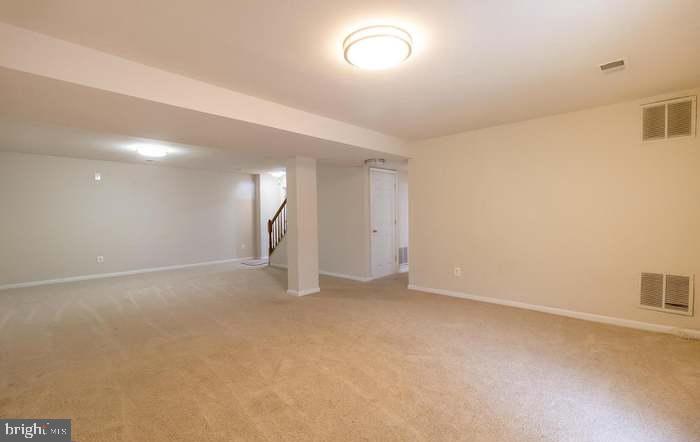 SIGNATURE AT BROADLANDS - Residential Lease