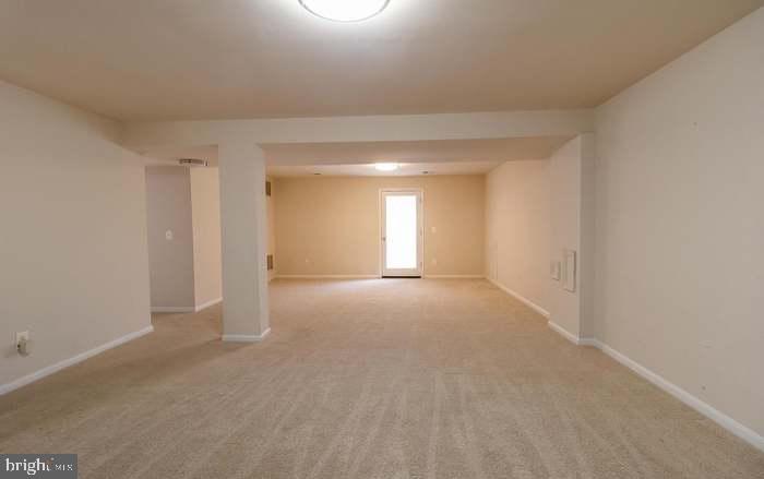 SIGNATURE AT BROADLANDS - Residential Lease