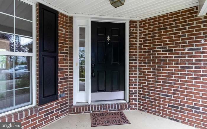 SIGNATURE AT BROADLANDS - Residential Lease