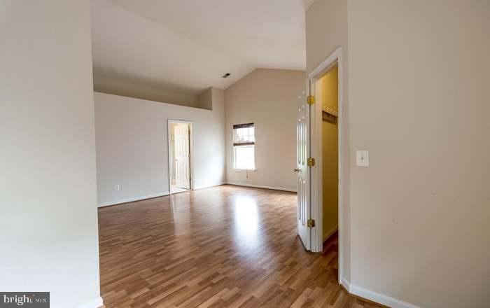 SIGNATURE AT BROADLANDS - Residential Lease