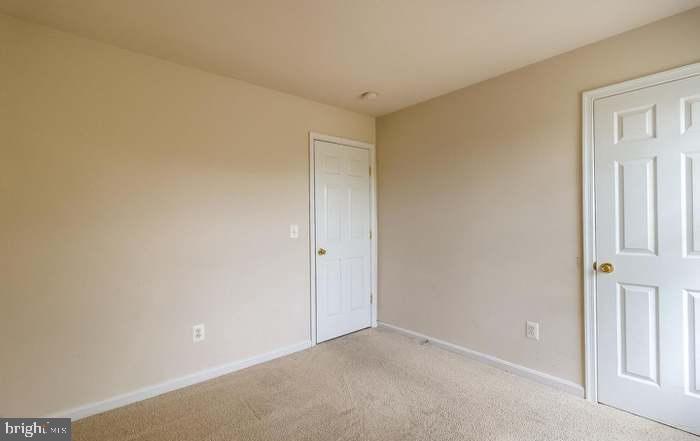 SIGNATURE AT BROADLANDS - Residential Lease