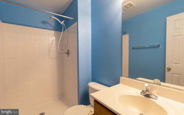 SIGNATURE AT BROADLANDS - Residential Lease