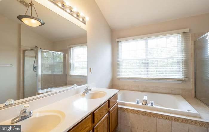 SIGNATURE AT BROADLANDS - Residential Lease