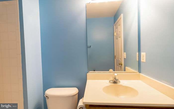 SIGNATURE AT BROADLANDS - Residential Lease