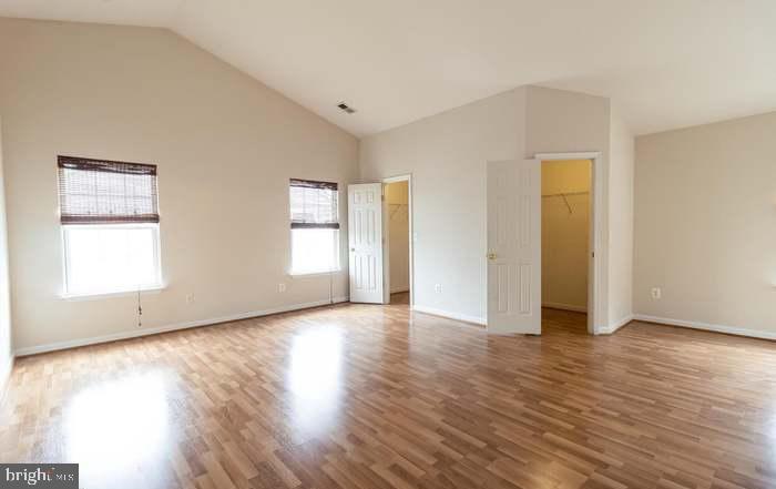 SIGNATURE AT BROADLANDS - Residential Lease