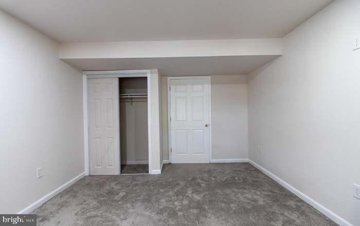 SIGNATURE AT BROADLANDS - Residential Lease