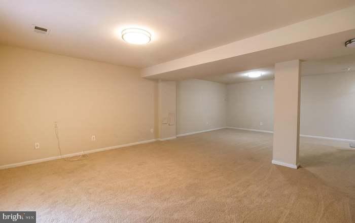 SIGNATURE AT BROADLANDS - Residential Lease