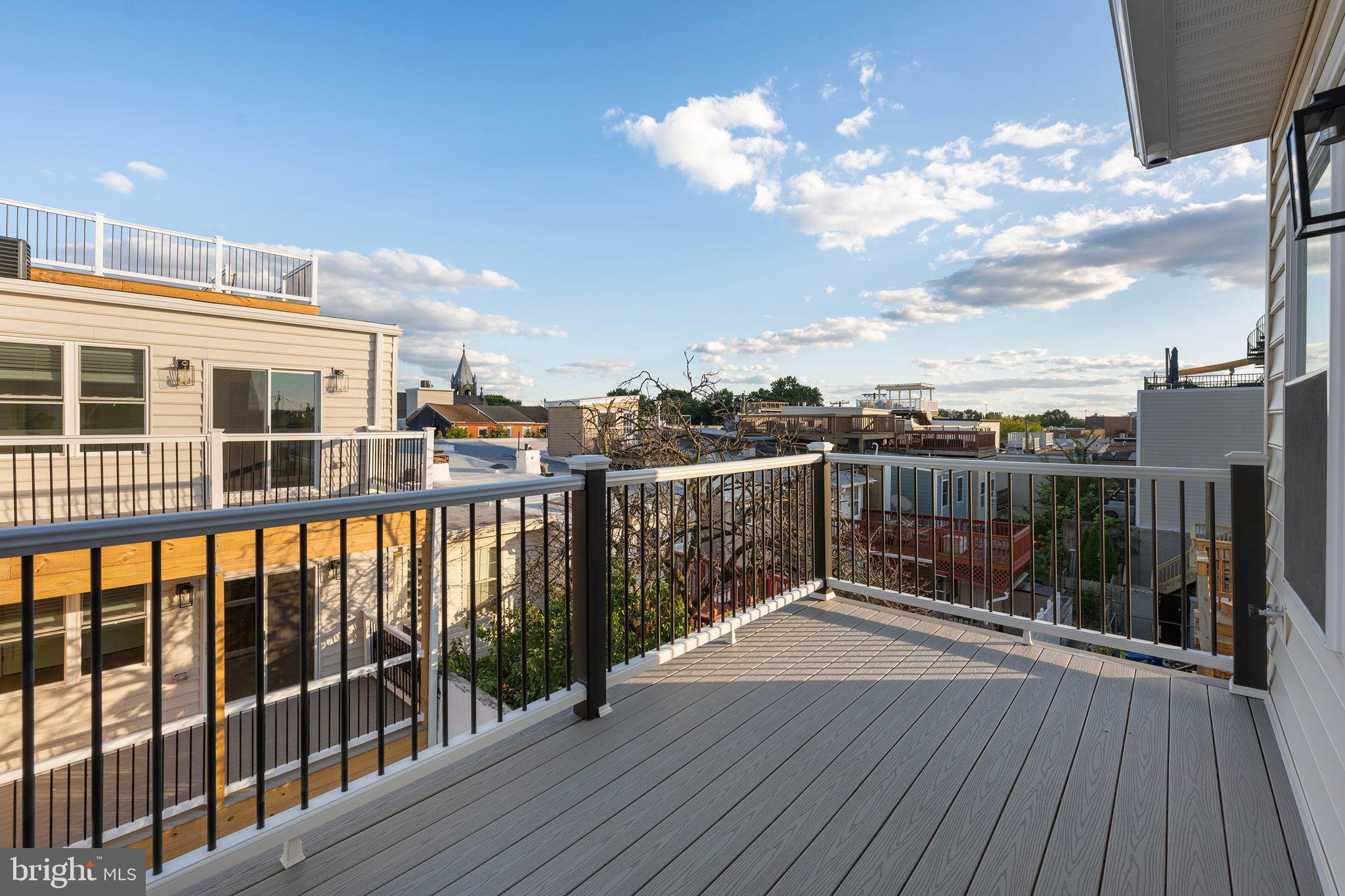 LOCUST POINT - Residential