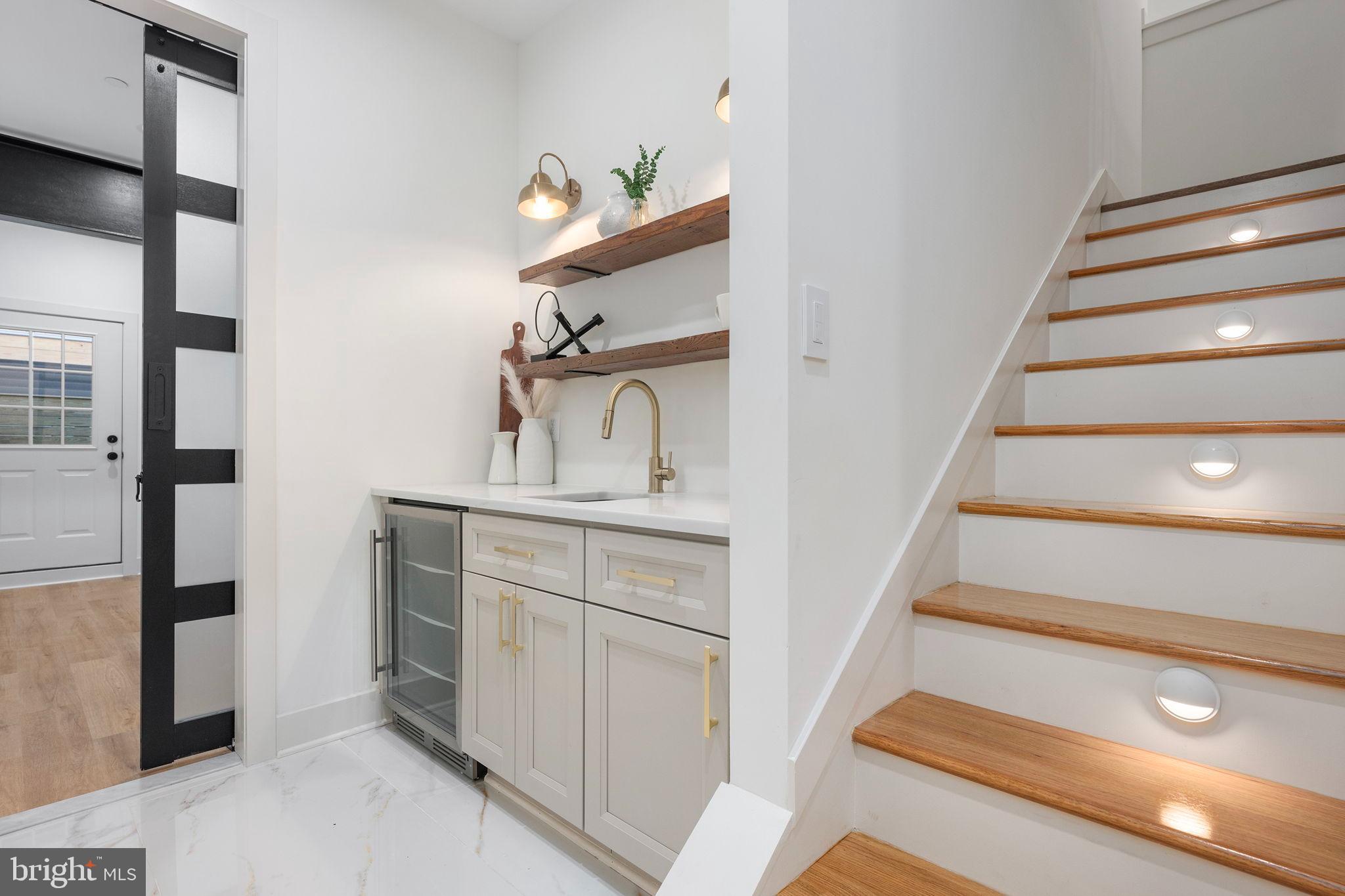 LOCUST POINT - Residential