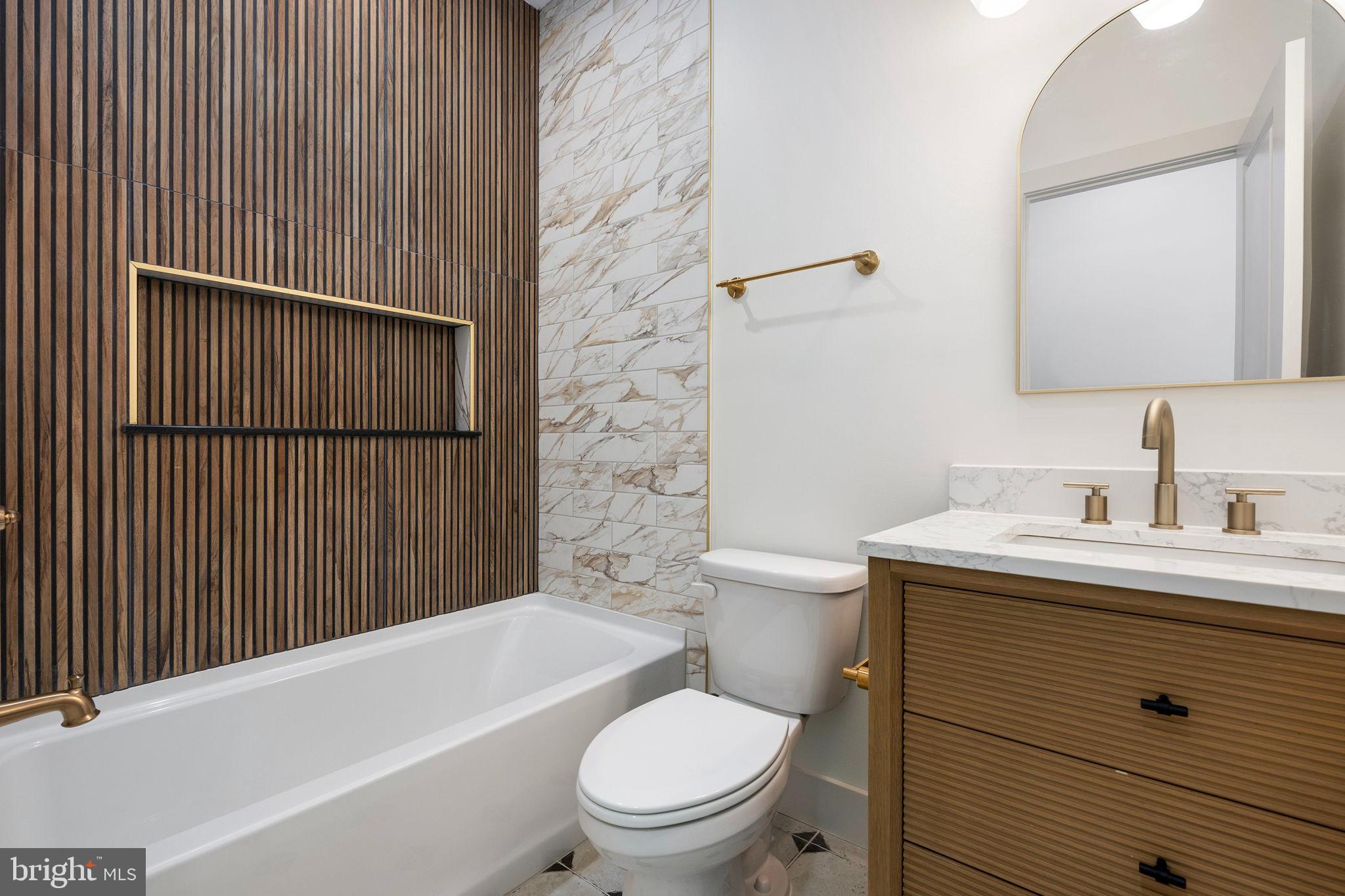 LOCUST POINT - Residential