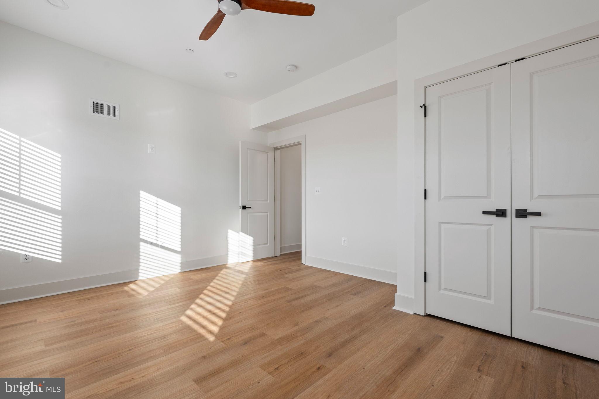 LOCUST POINT - Residential