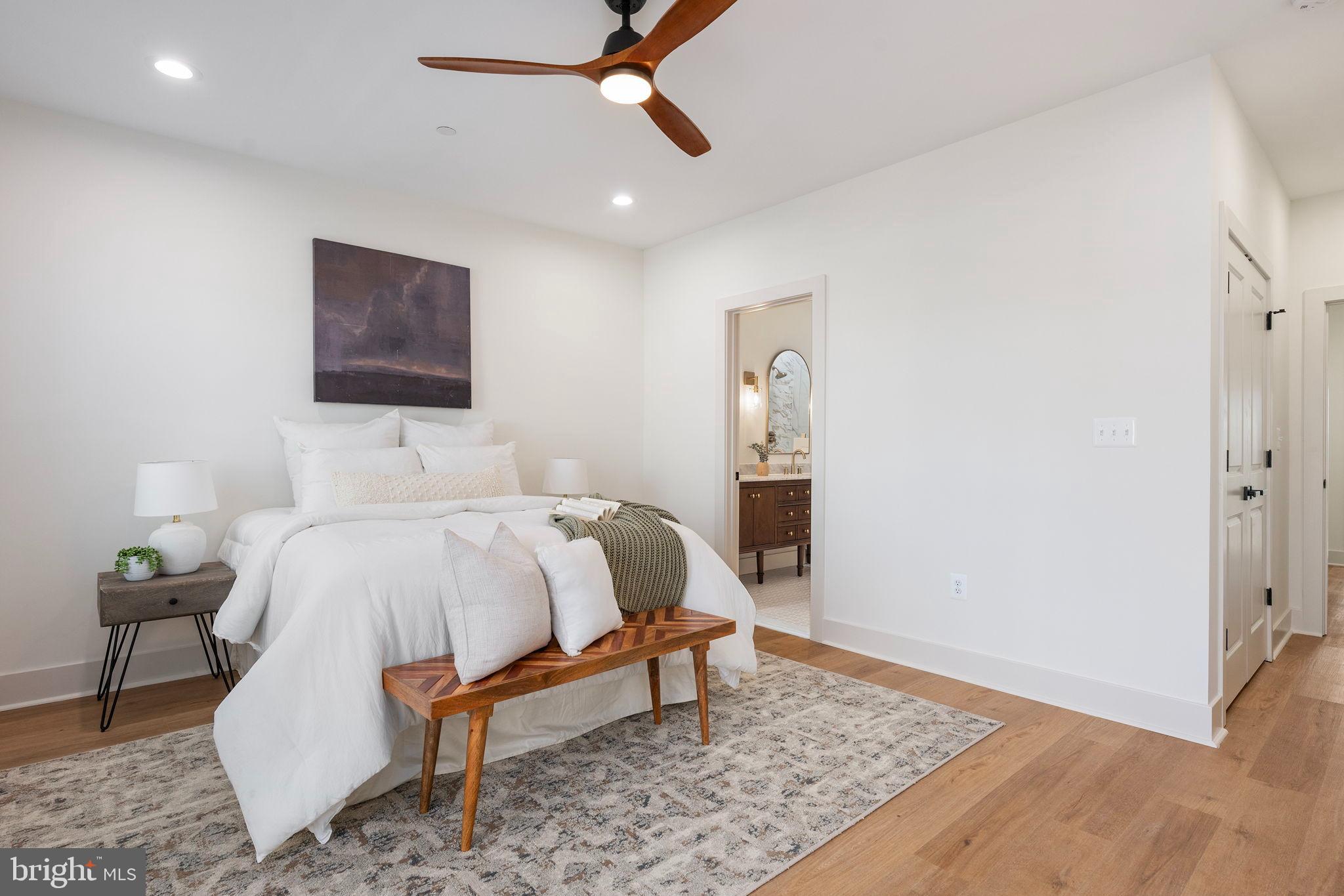 LOCUST POINT - Residential