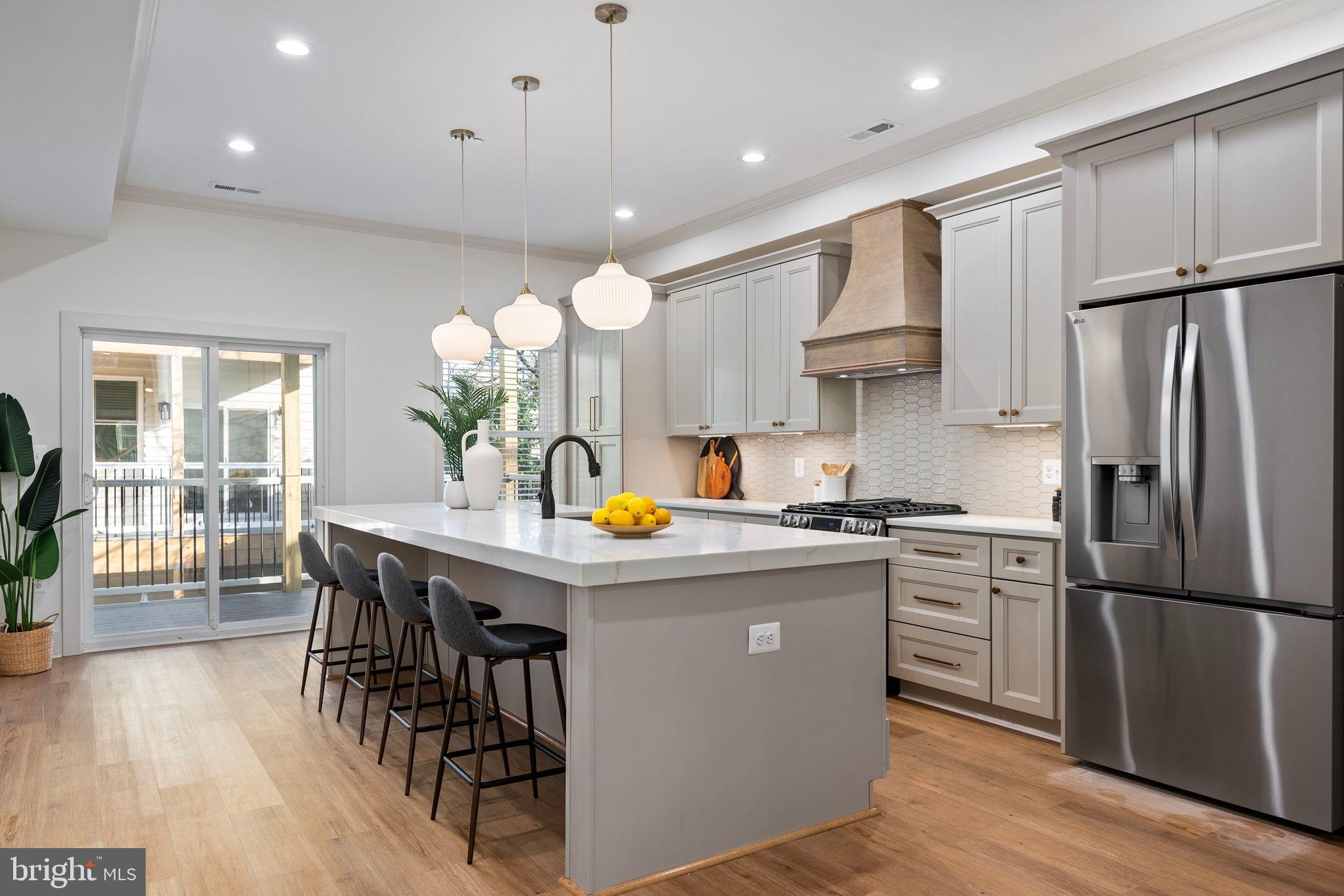LOCUST POINT - Residential