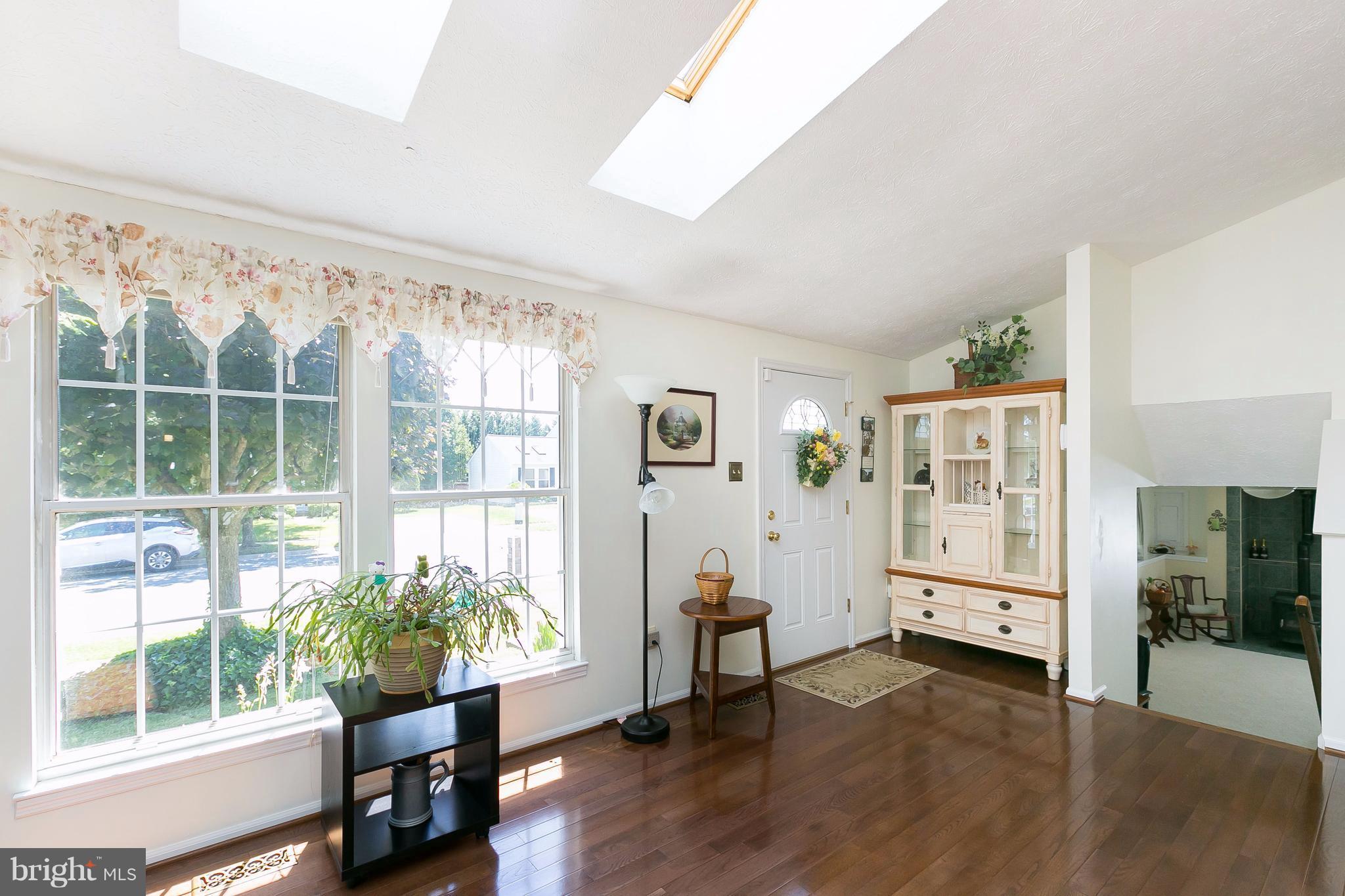 WOODBRIDGE CENTER - Residential