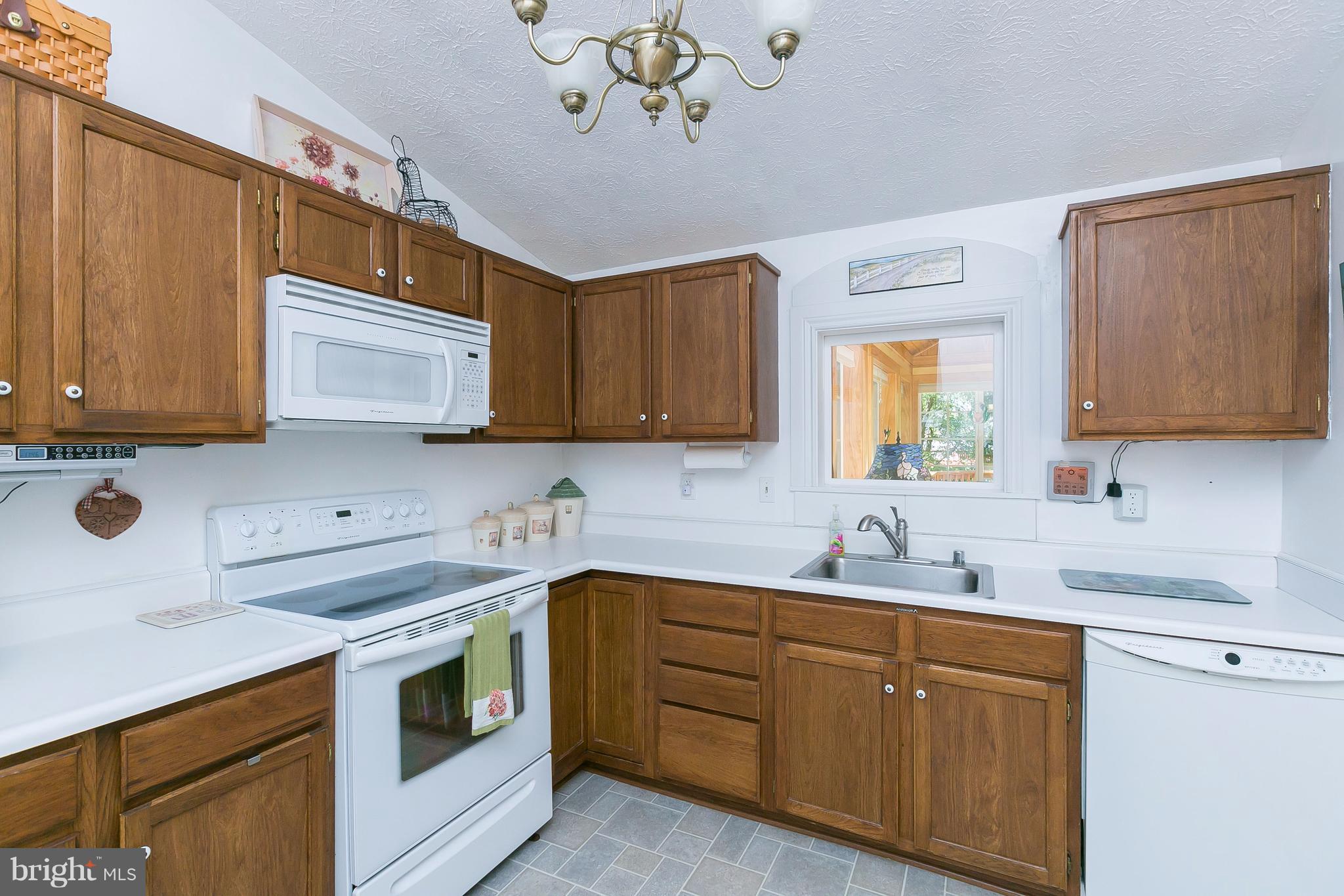 WOODBRIDGE CENTER - Residential