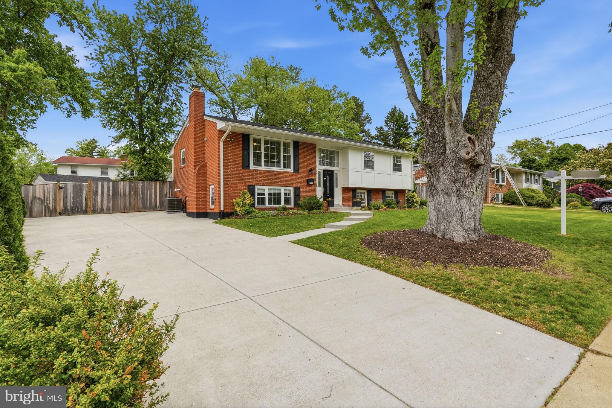 7504 DOLCE DRIVE