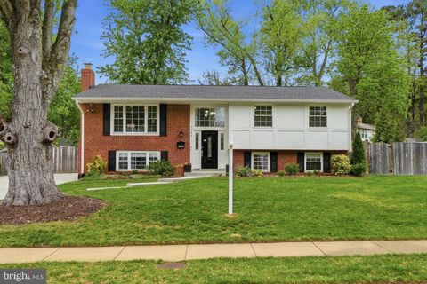 Photo of 7504 Dolce Drive, ANNANDALE, VA 22003 (MLS # VAFX2298740)