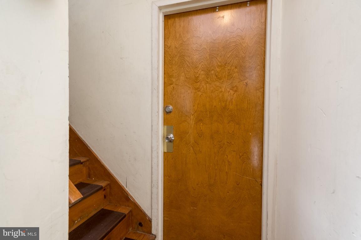 UNIVERSITY CITY - Residential Income