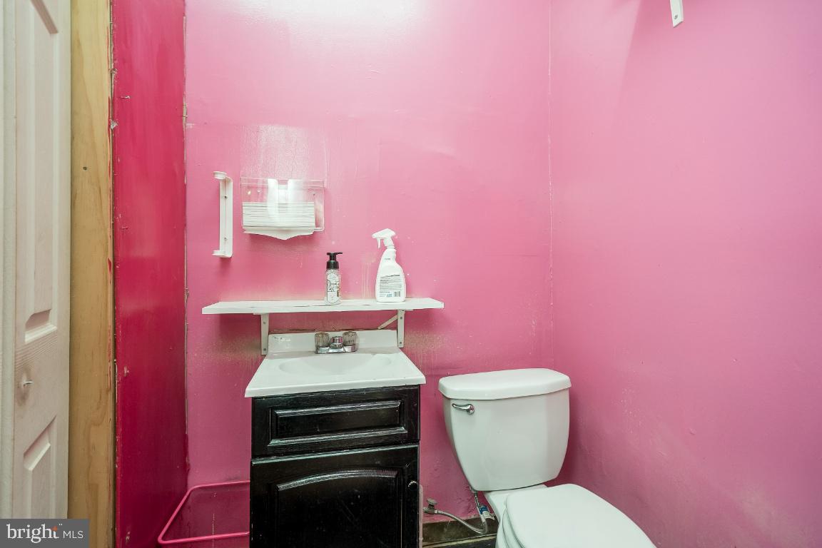 UNIVERSITY CITY - Residential Income