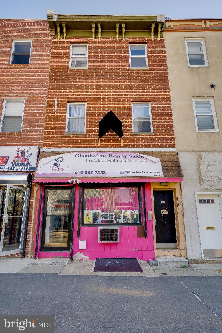 UNIVERSITY CITY - Residential Income