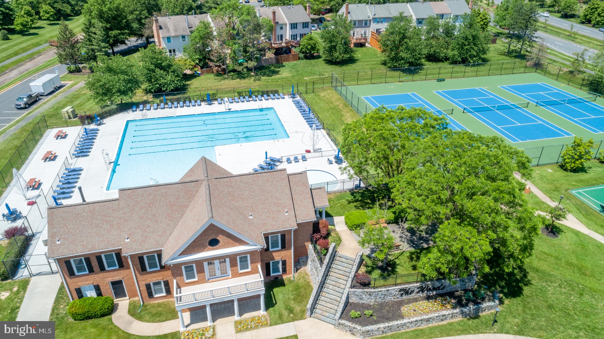 ASHBURN VILLAGE - Residential