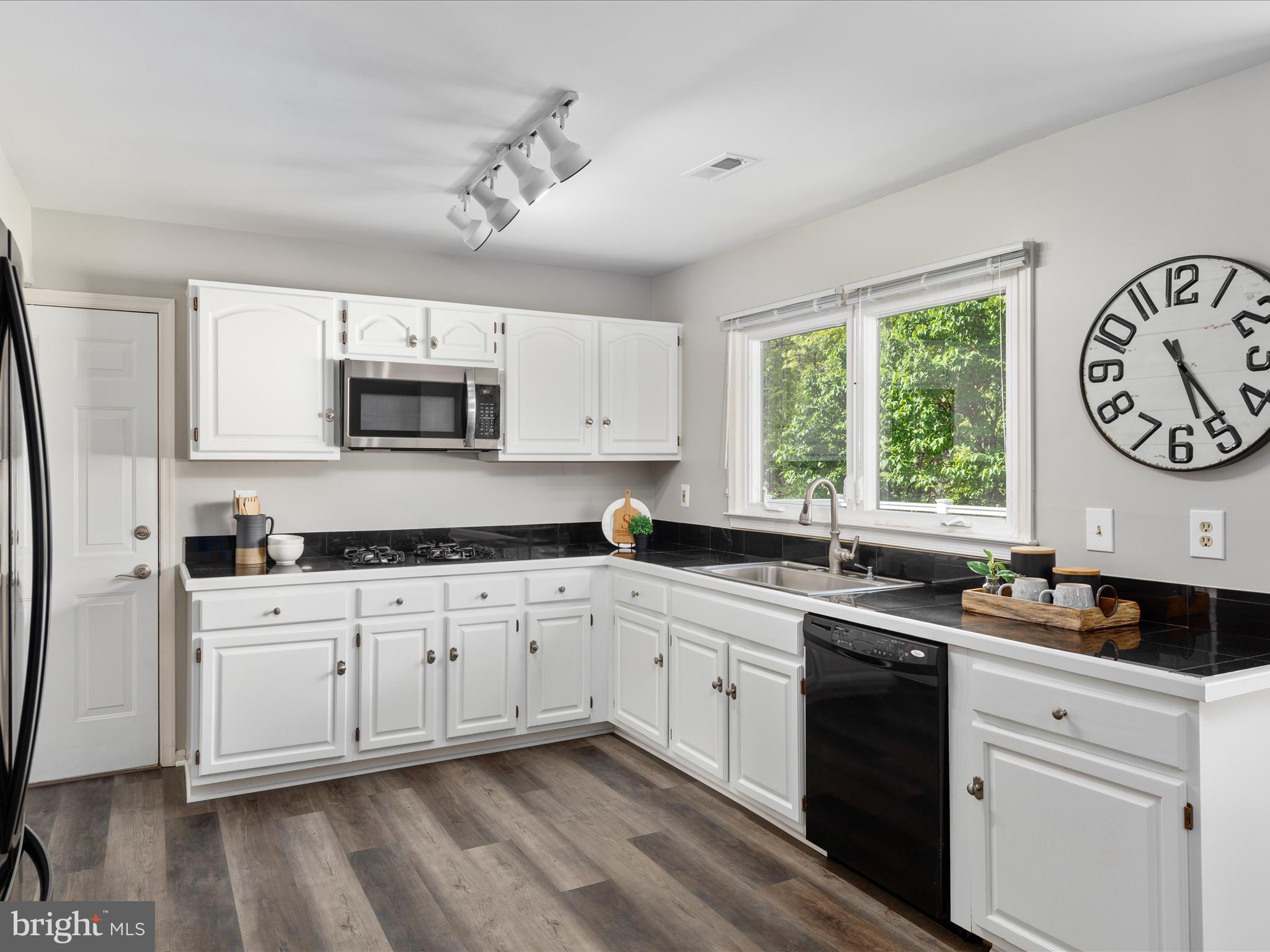 ASHBURN VILLAGE - Residential