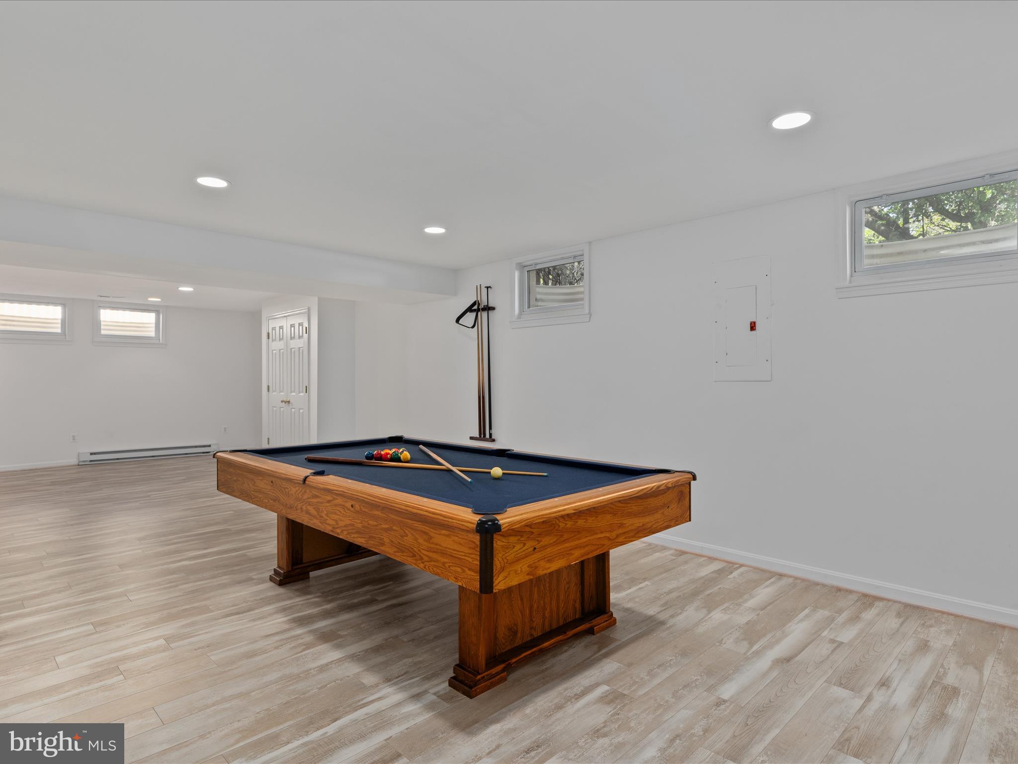 ASHBURN VILLAGE - Residential