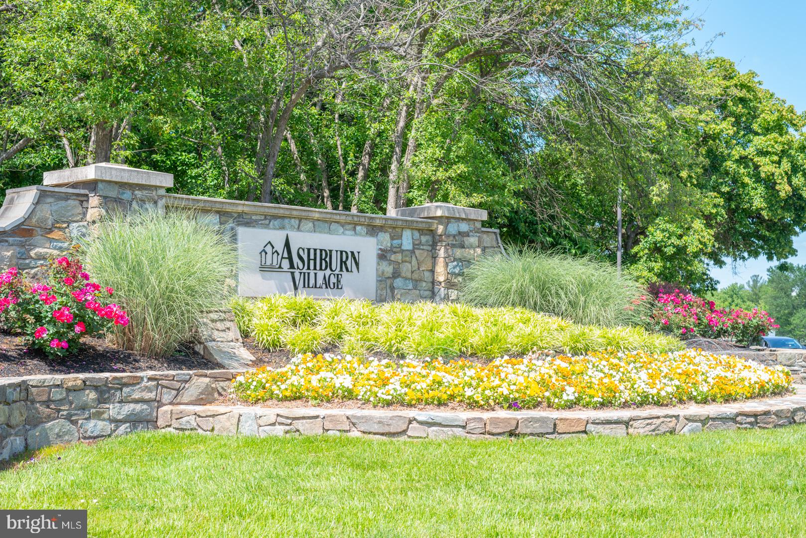 ASHBURN VILLAGE - Residential