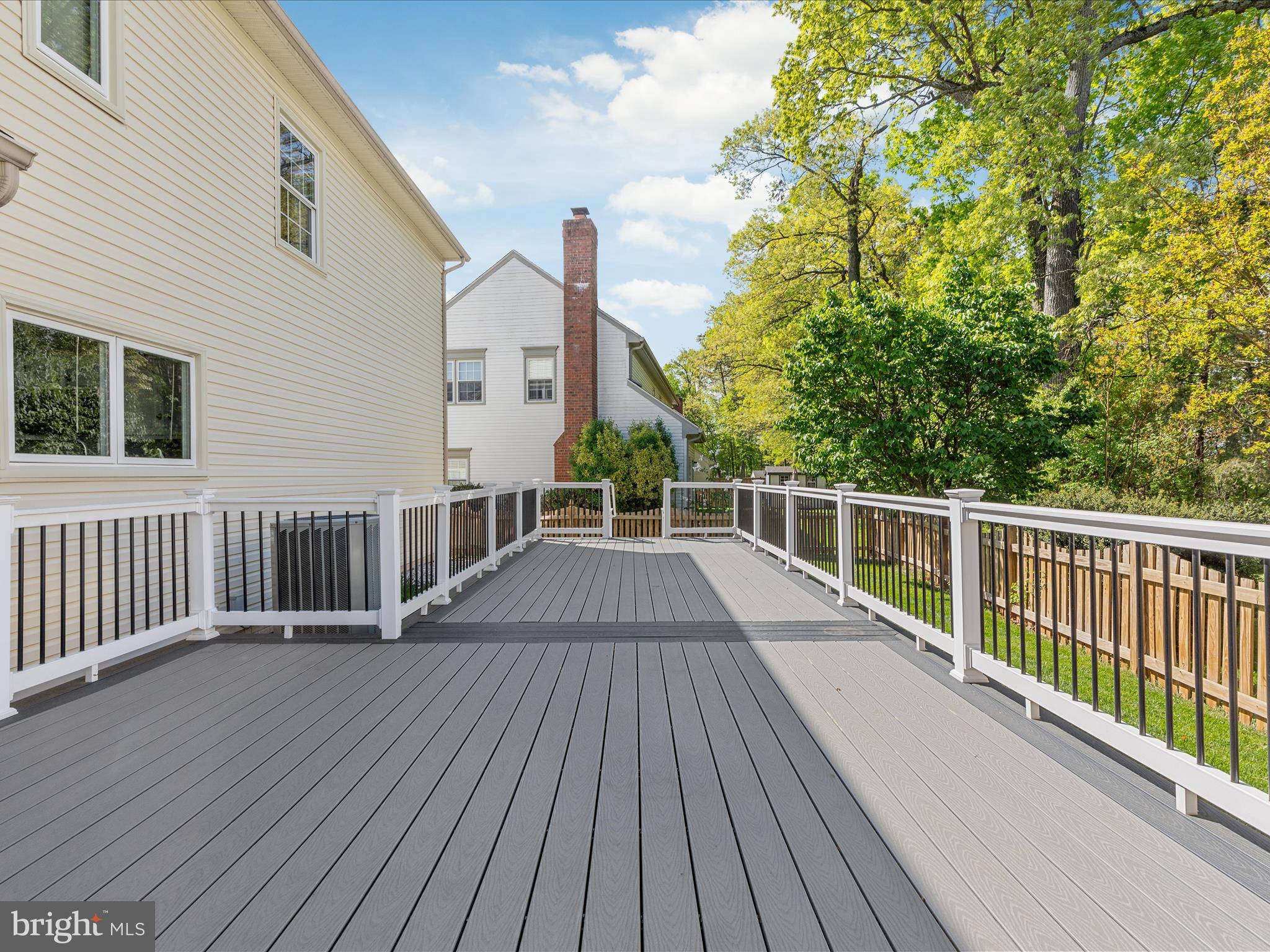 ASHBURN VILLAGE - Residential