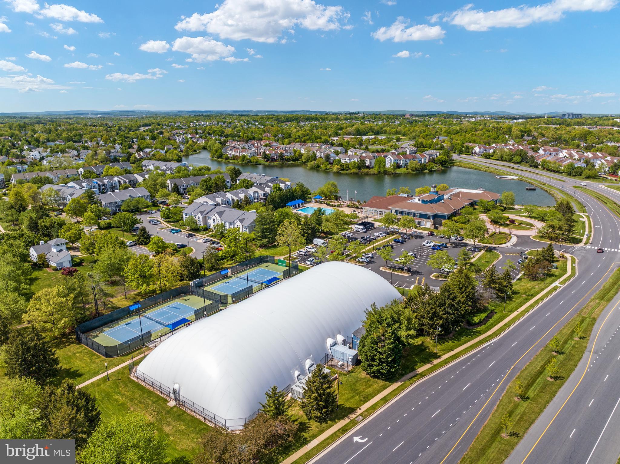 ASHBURN VILLAGE - Residential