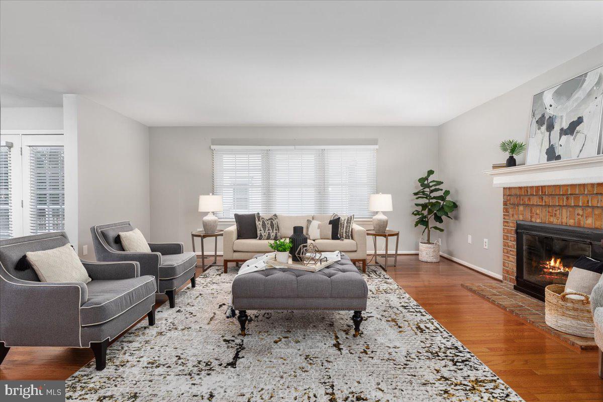 ASHBURN VILLAGE - Residential