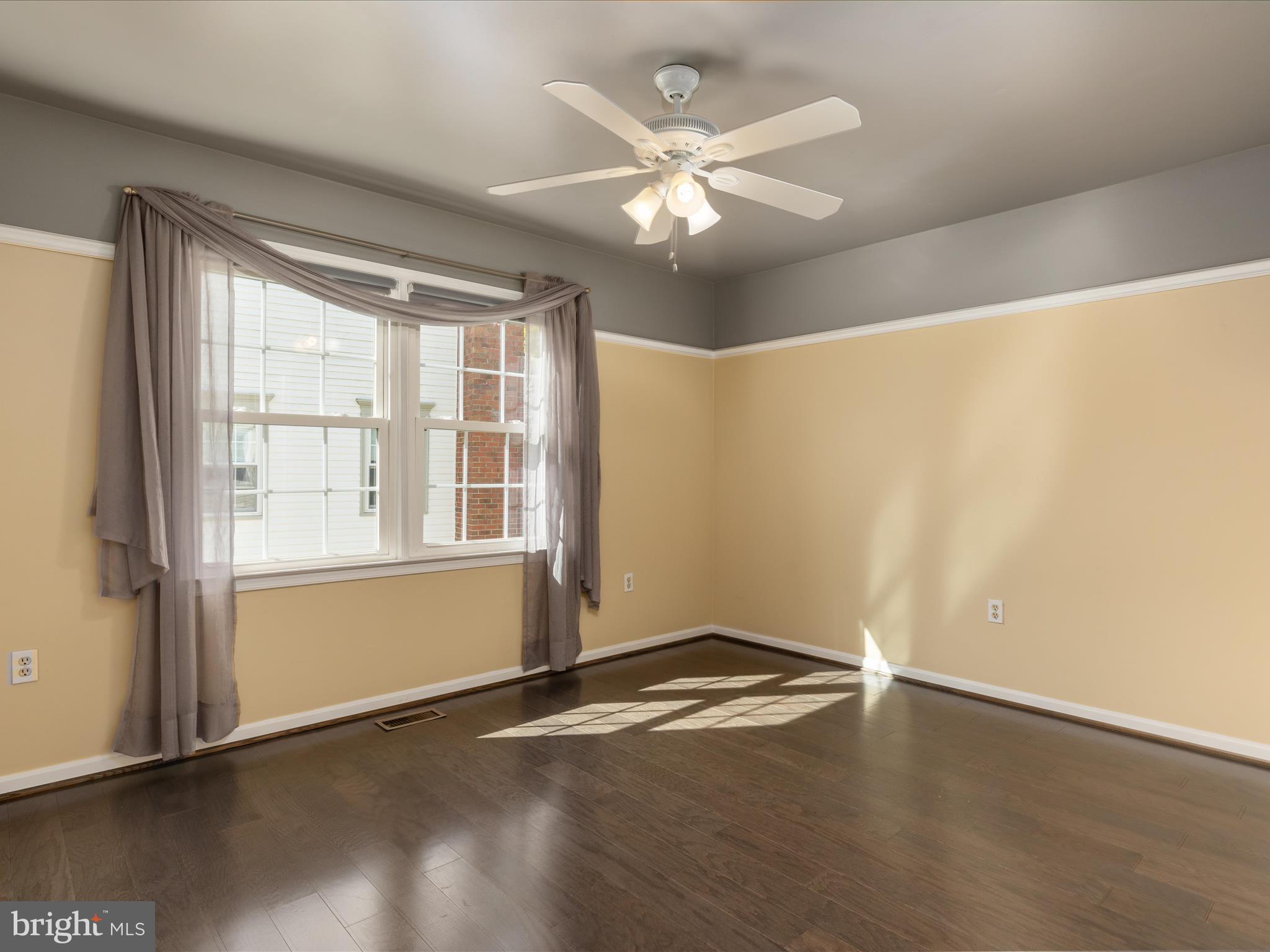 ASHBURN VILLAGE - Residential