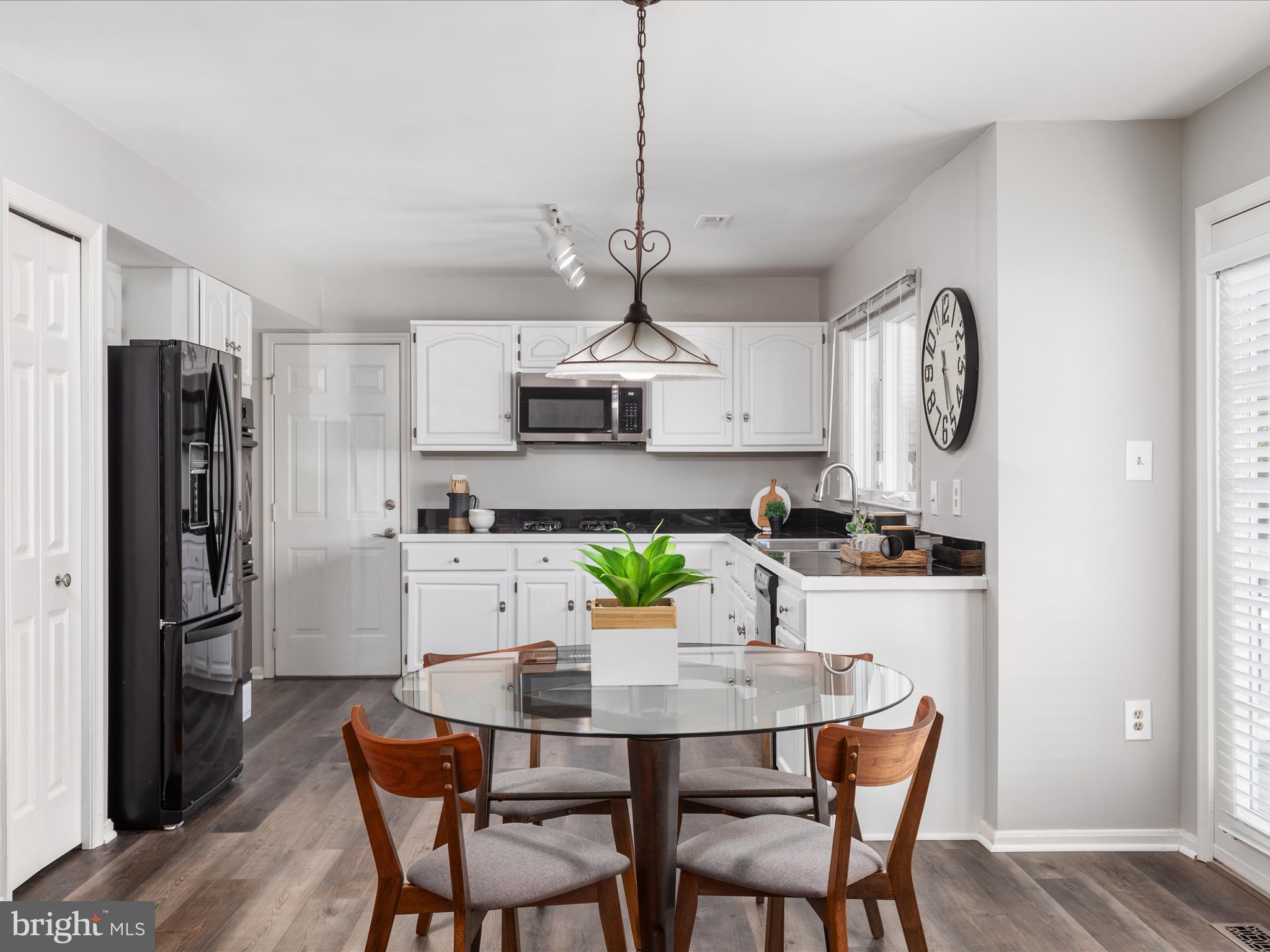 ASHBURN VILLAGE - Residential