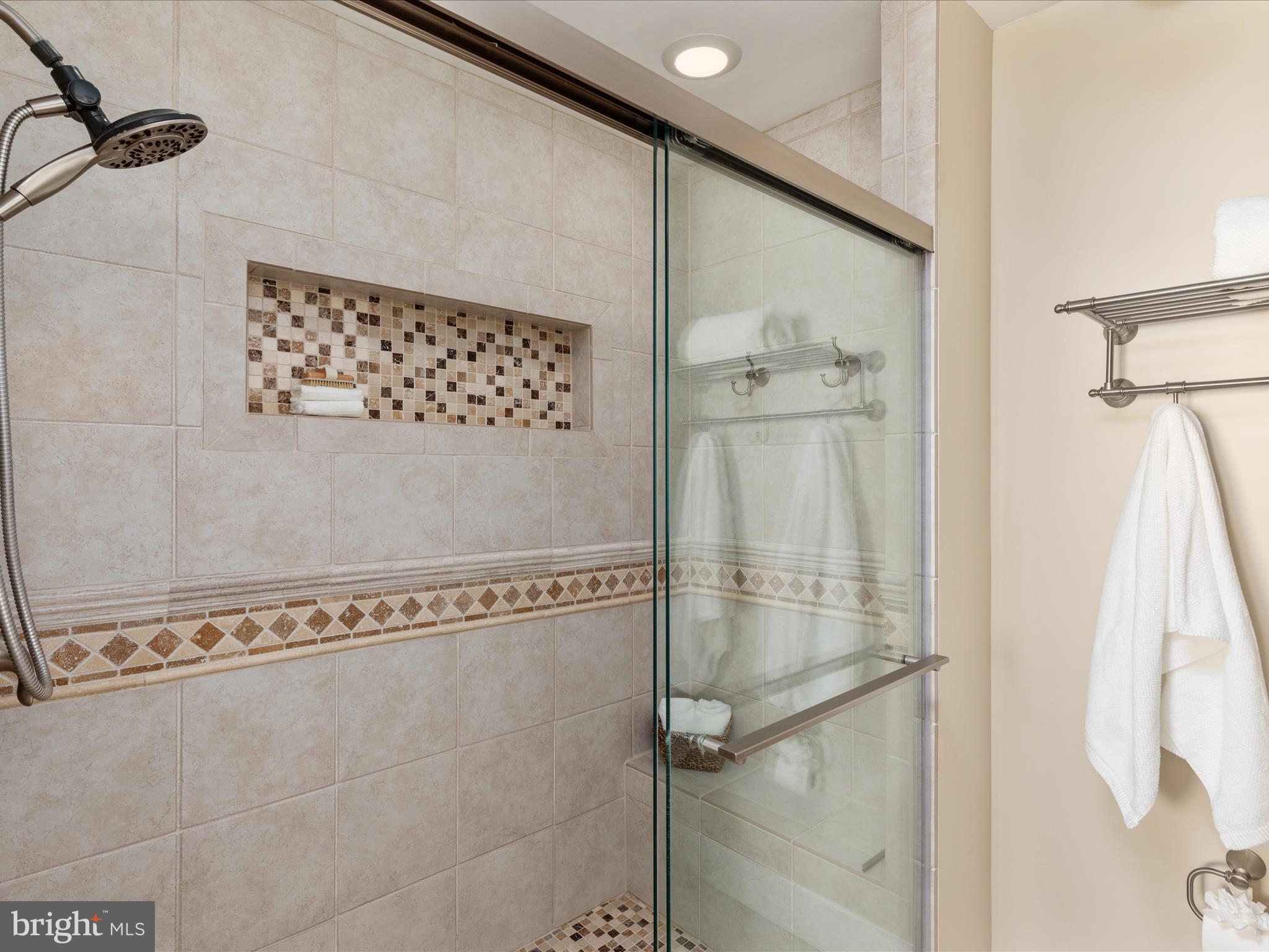 ASHBURN VILLAGE - Residential