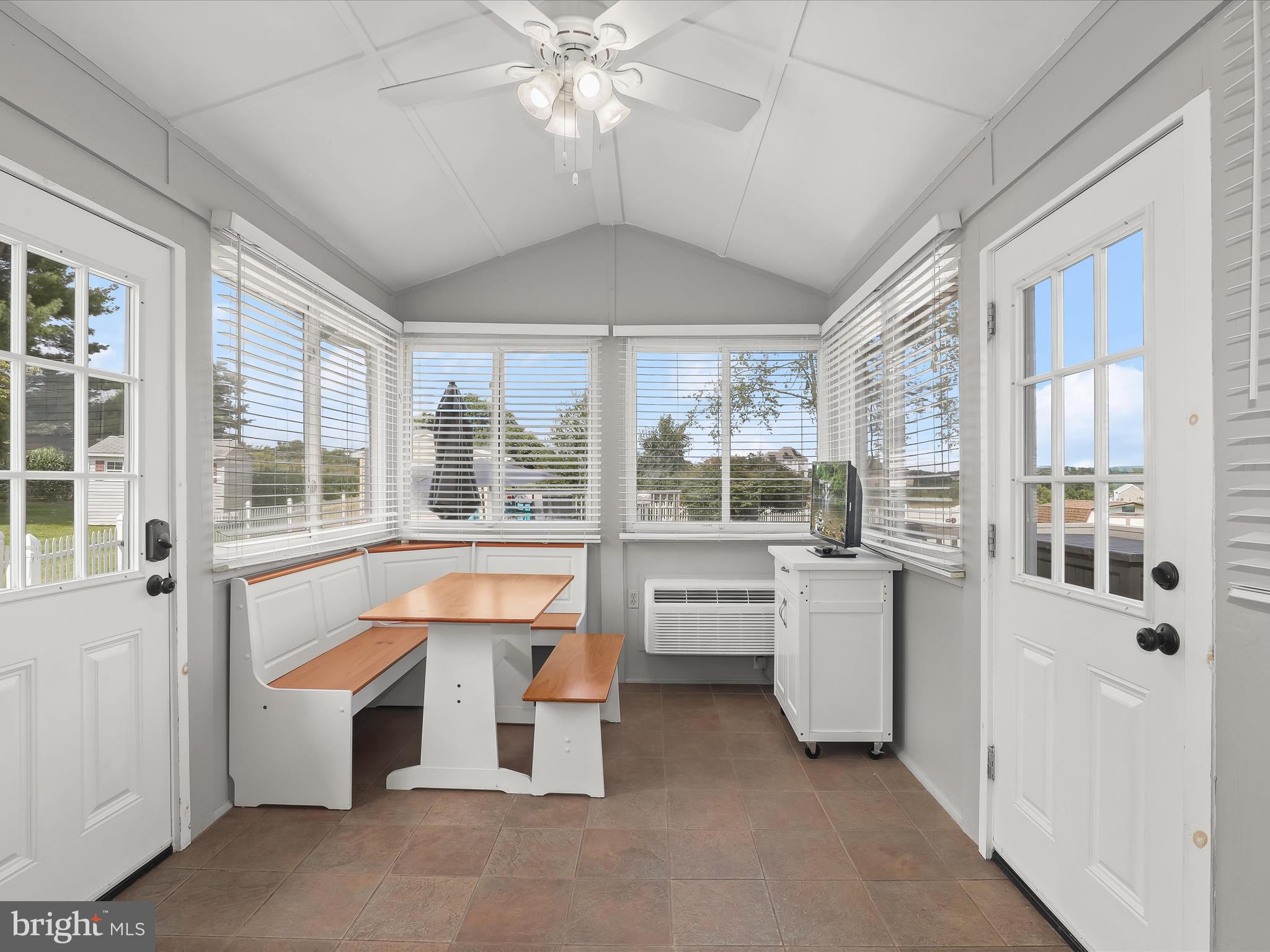 AUTUMN RIDGE - Residential