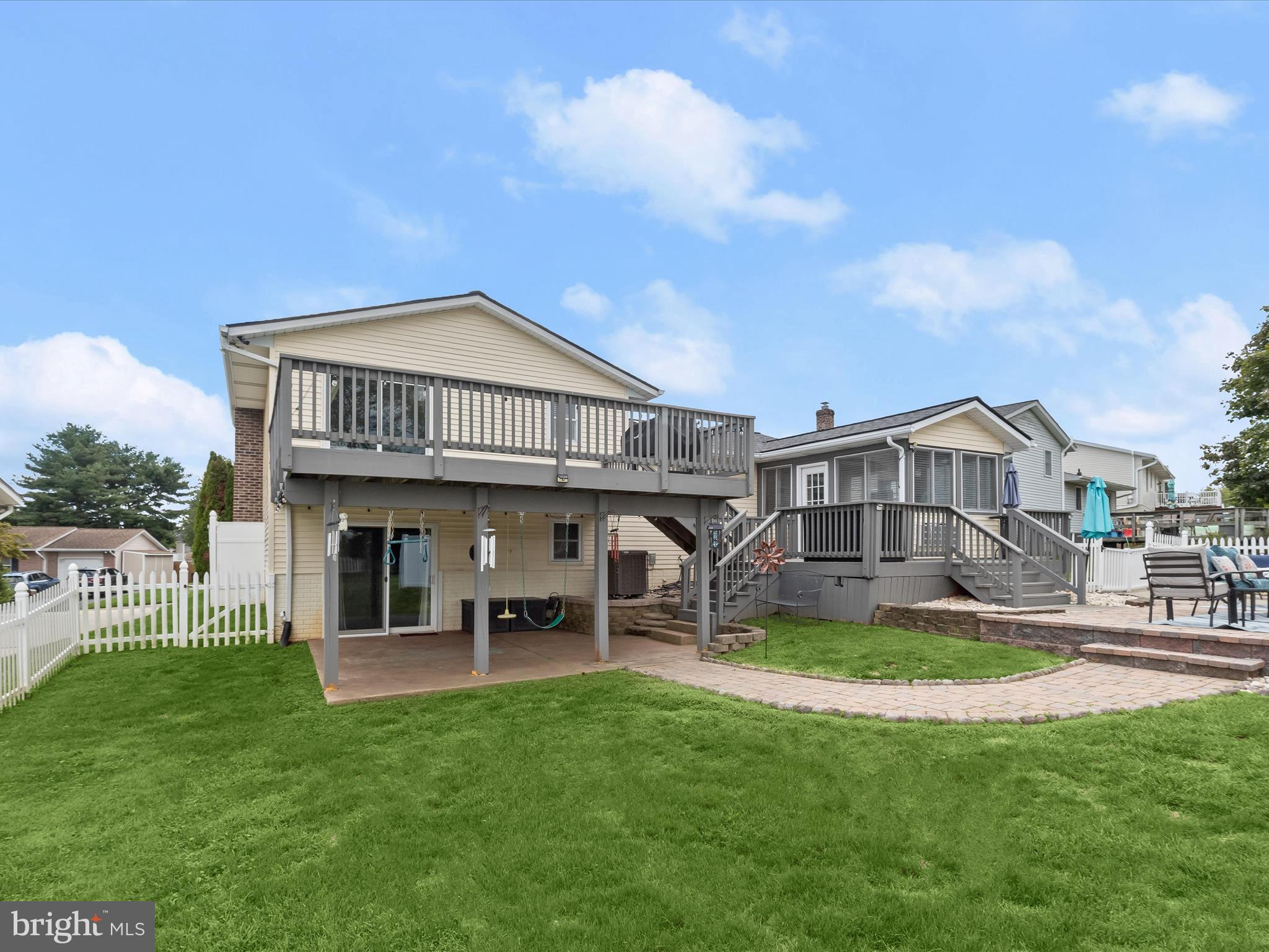 AUTUMN RIDGE - Residential