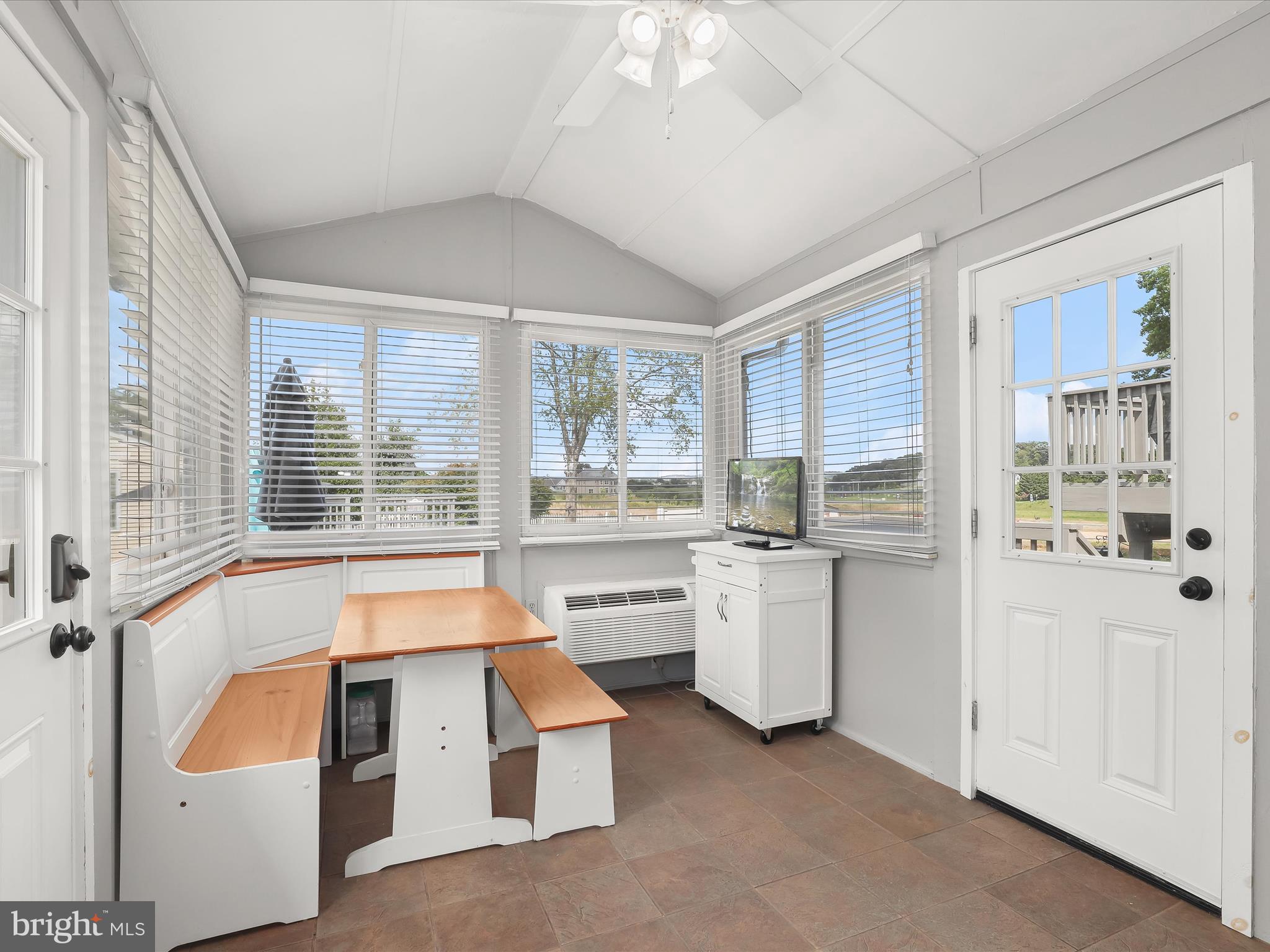 AUTUMN RIDGE - Residential