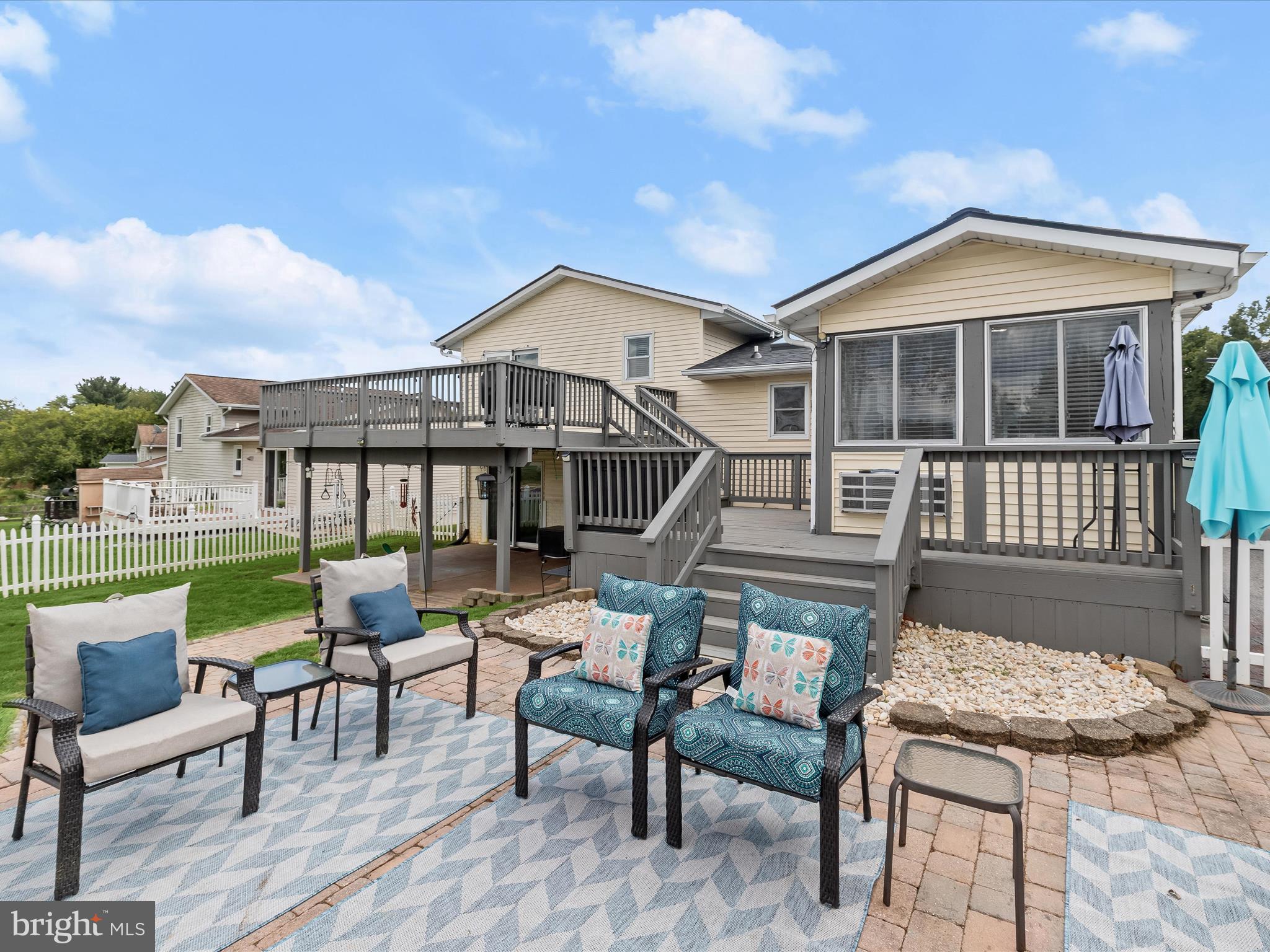 AUTUMN RIDGE - Residential