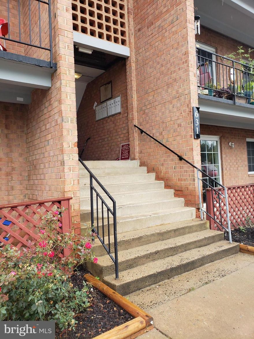 Top floor condo with balcony! 2bd/1full bath condo walking distance to Food Lion, CVS and more. Open floor plan condo includes 2 bedrooms with an additional den or office off of the living room. Tons of natural light pouring in! Galley kitchen with gas stove and additional counter space and storage. New bathroom, door knobs and light fixtures. Don't miss this one!