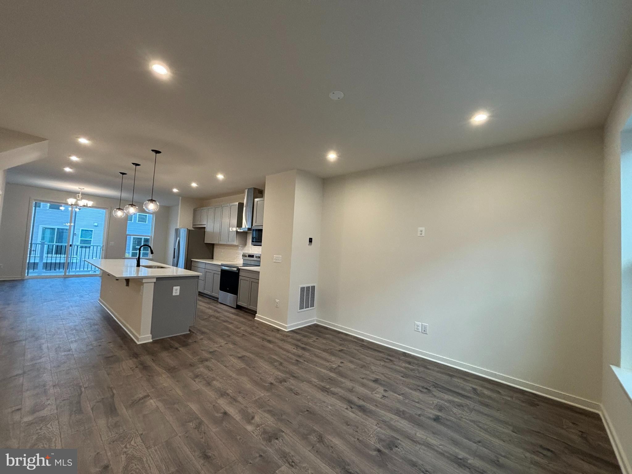 CASCADE LANDING - Residential