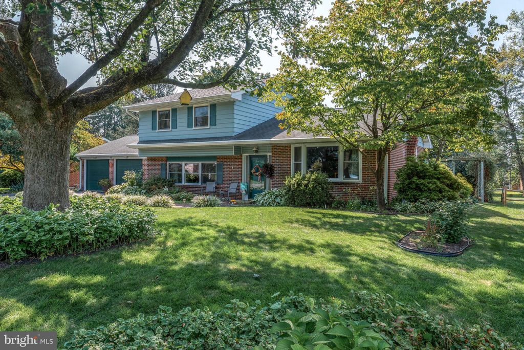 Photo of 458 Revere Road, LANCASTER, PA 17601 (MLS # PALA2076292)