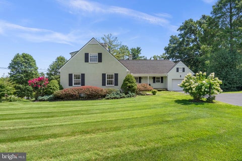 Photo of 17609 Stoneridge Court, GAITHERSBURG, MD 20878 (MLS # MDMC2251834)