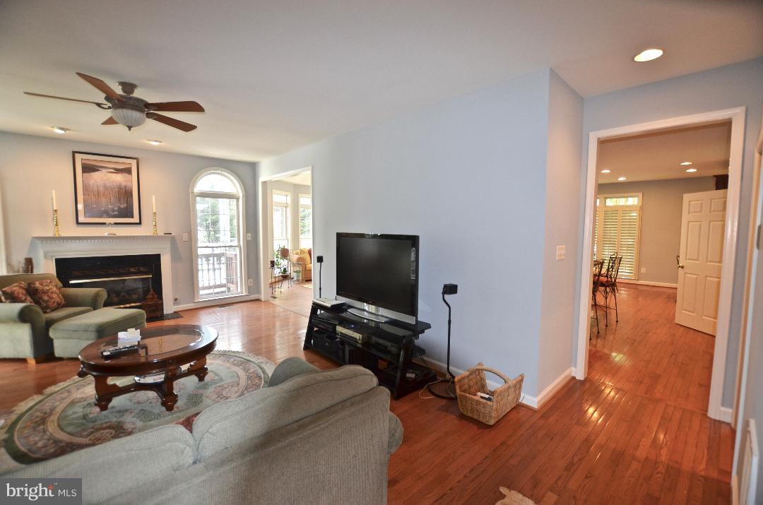 RIVER CREST - Residential