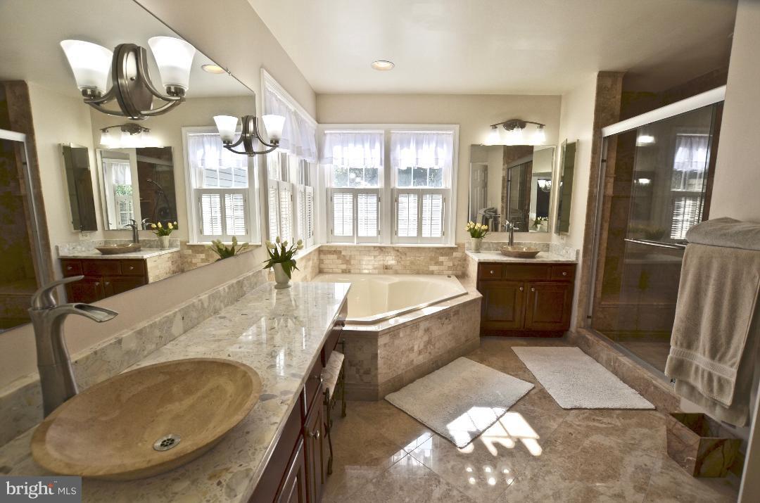 RIVER CREST - Residential