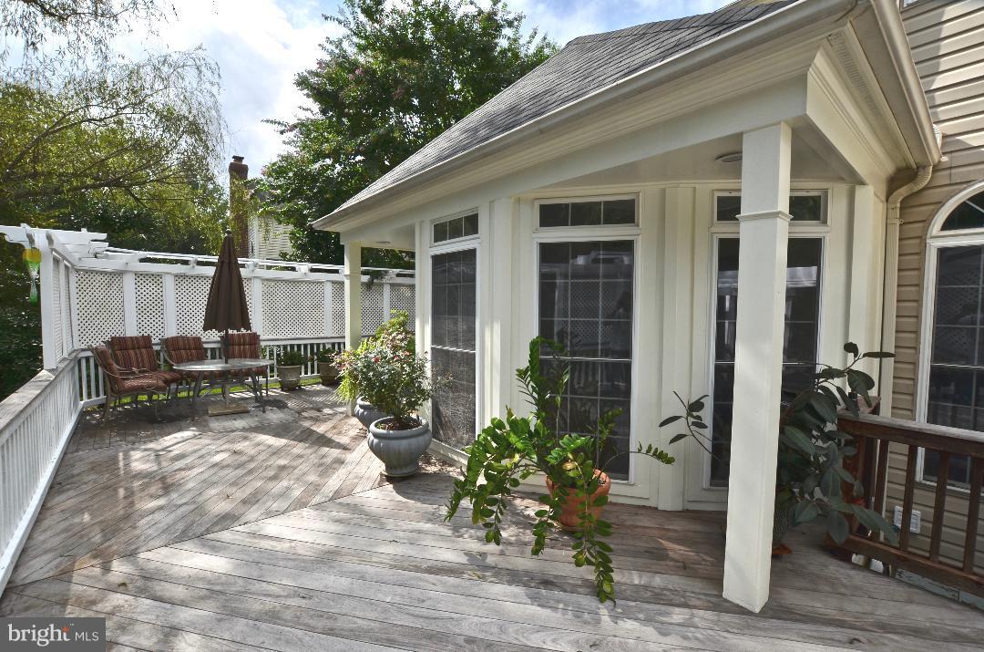 RIVER CREST - Residential